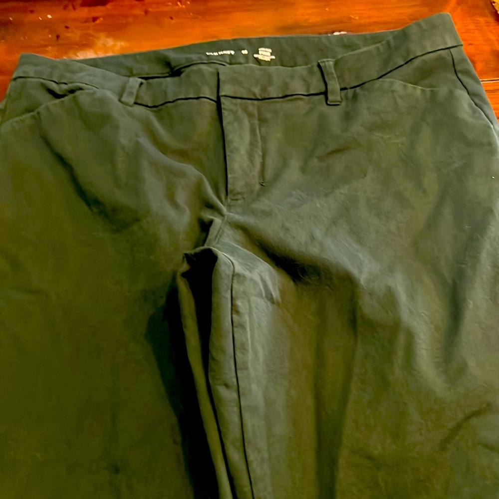 Old Navy size 20 high rise pixie secret-smooth pockets. 41 Hawthorn size 2X